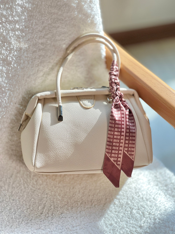 کیف miu miu تینا ۵۳۸۷