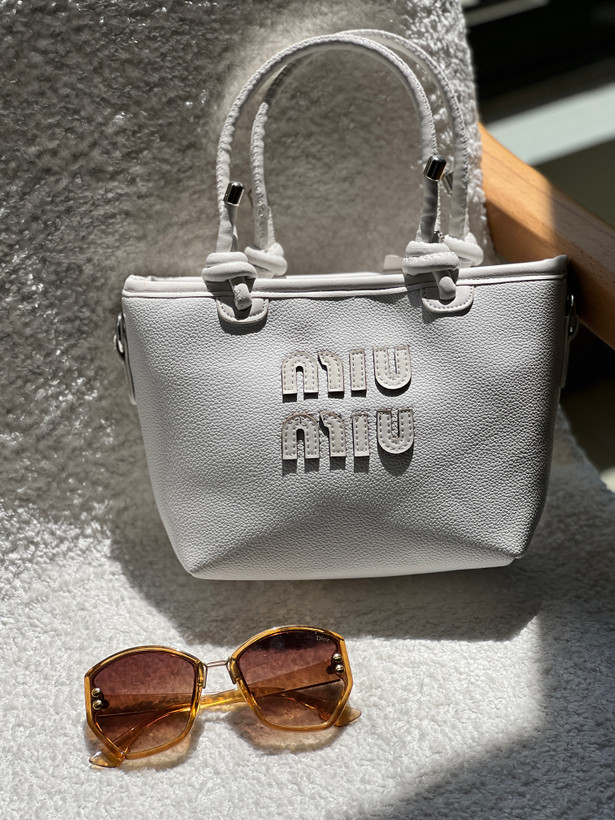 کیف miu miu برجسته ۵۳۸۵