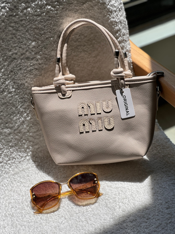کیف miu miu برجسته ۵۳۸۵