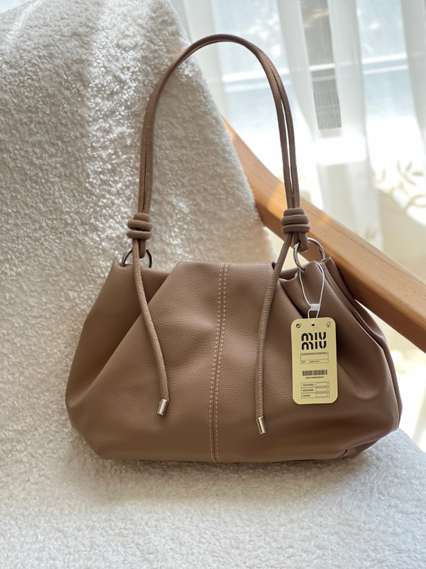 کیف شل miu miu متوسط ۵۳۳۵